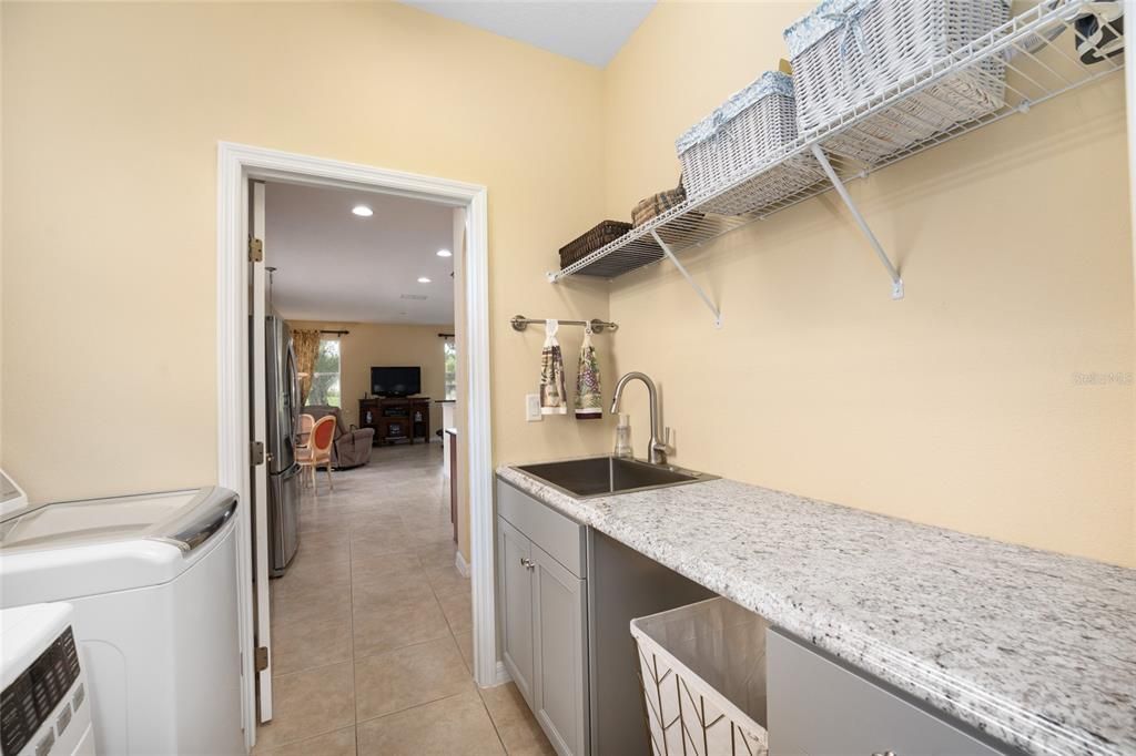 For Sale: $339,900 (3 beds, 2 baths, 2010 Square Feet)