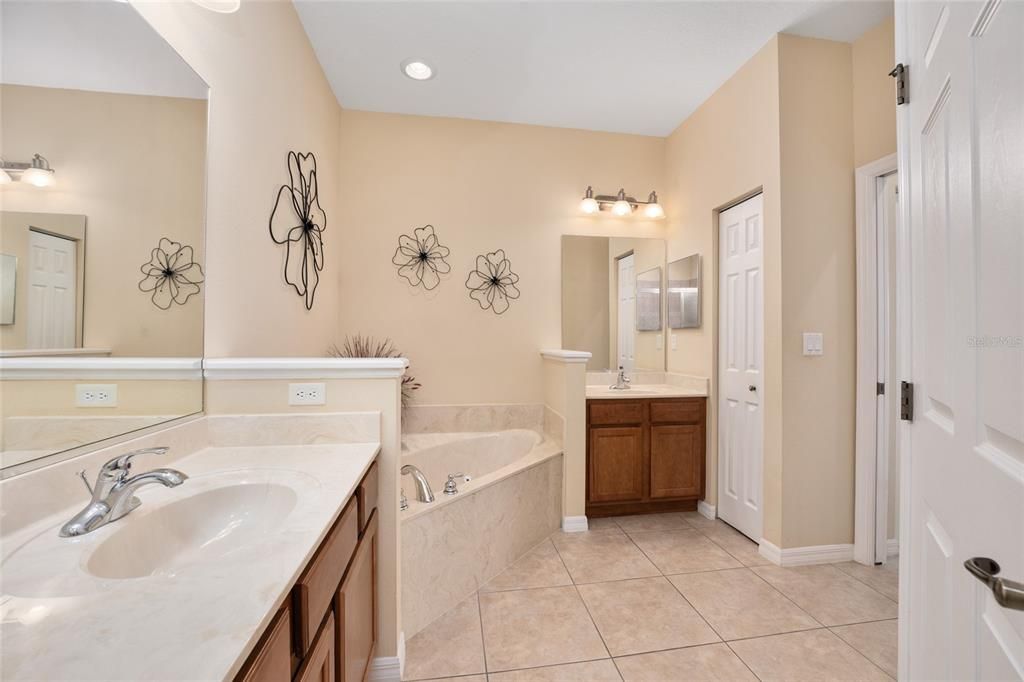 For Sale: $339,900 (3 beds, 2 baths, 2010 Square Feet)