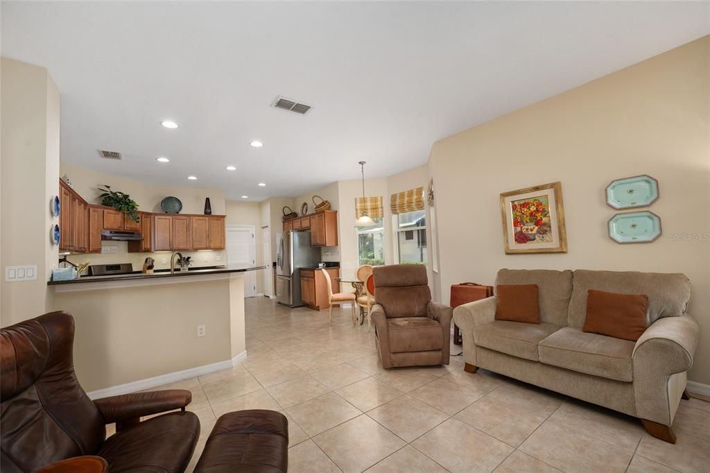 For Sale: $339,900 (3 beds, 2 baths, 2010 Square Feet)