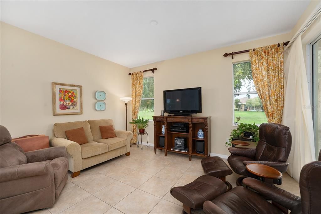 For Sale: $339,900 (3 beds, 2 baths, 2010 Square Feet)