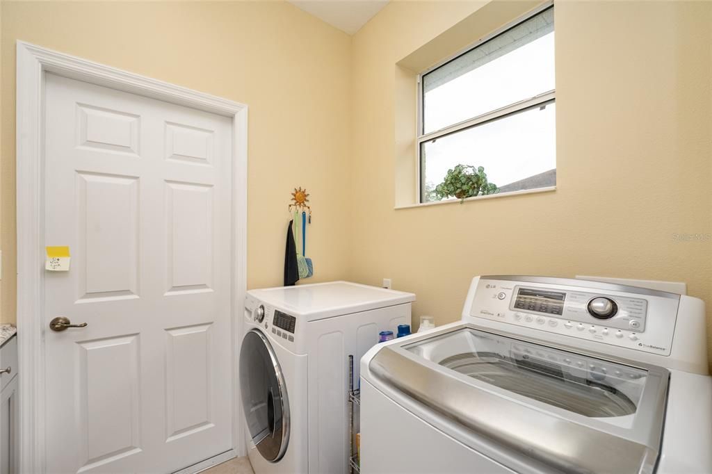 For Sale: $339,900 (3 beds, 2 baths, 2010 Square Feet)