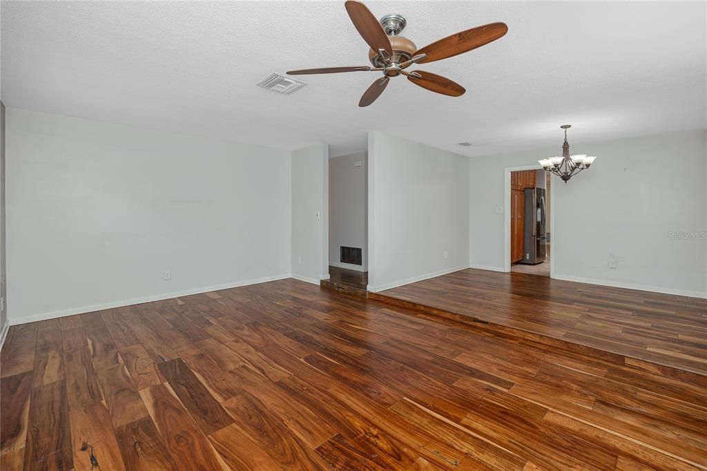 For Rent: $3,500 (3 beds, 2 baths, 1638 Square Feet)
