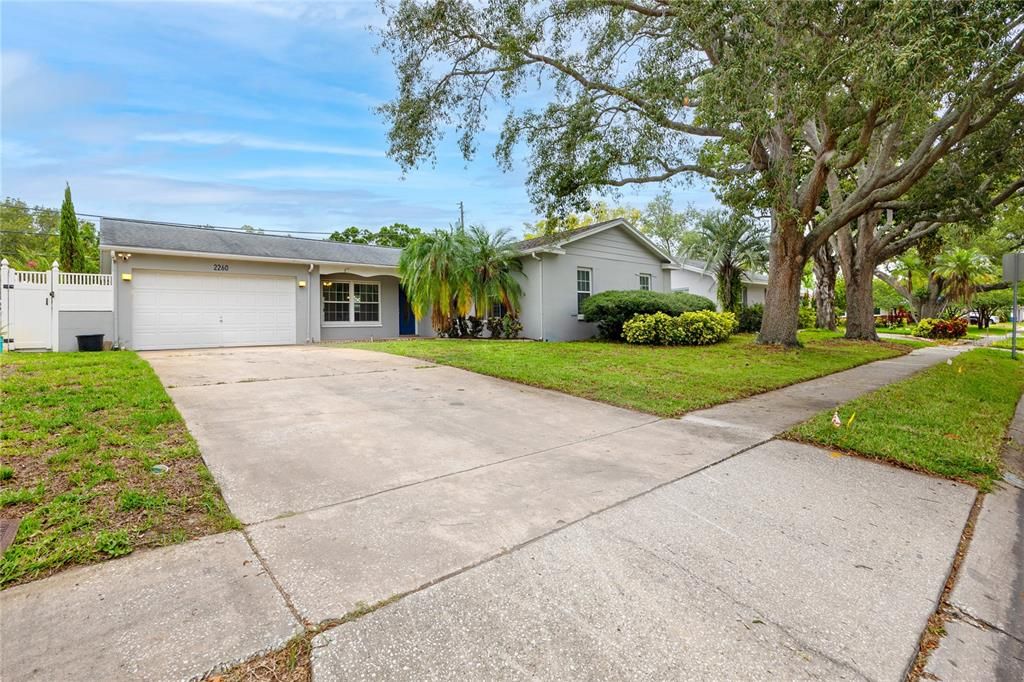 For Rent: $3,500 (3 beds, 2 baths, 1638 Square Feet)