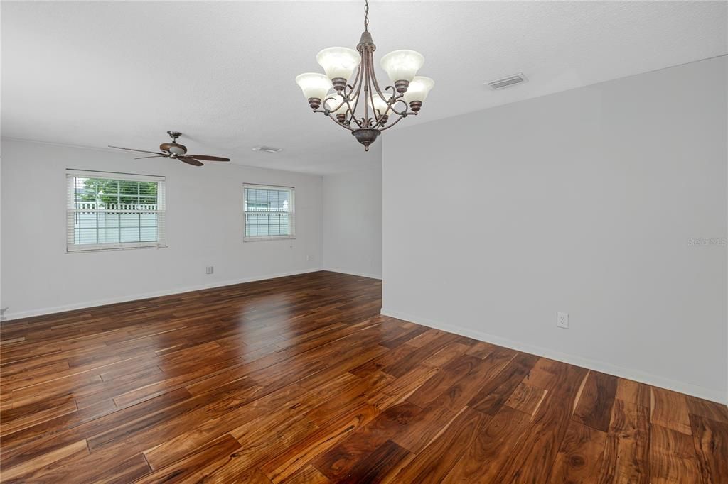 For Rent: $3,500 (3 beds, 2 baths, 1638 Square Feet)