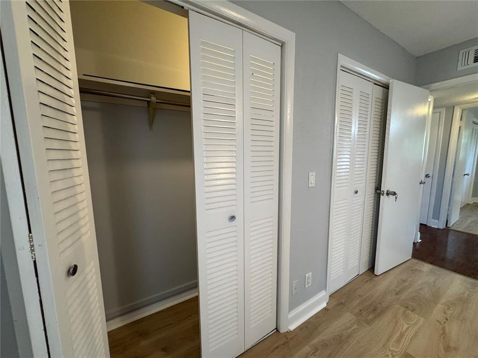 For Rent: $1,400 (2 beds, 1 baths, 810 Square Feet)