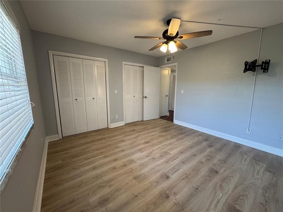 For Rent: $1,400 (2 beds, 1 baths, 810 Square Feet)