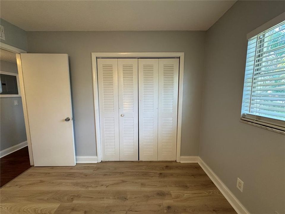 For Rent: $1,400 (2 beds, 1 baths, 810 Square Feet)