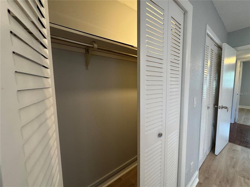 For Rent: $1,400 (2 beds, 1 baths, 810 Square Feet)