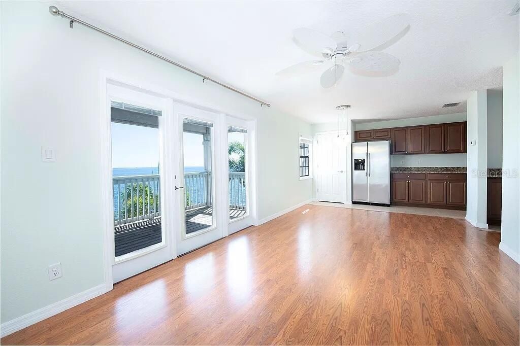 En Venta: $285,000 (1 camas, 1 baños, 694 Pies cuadrados)