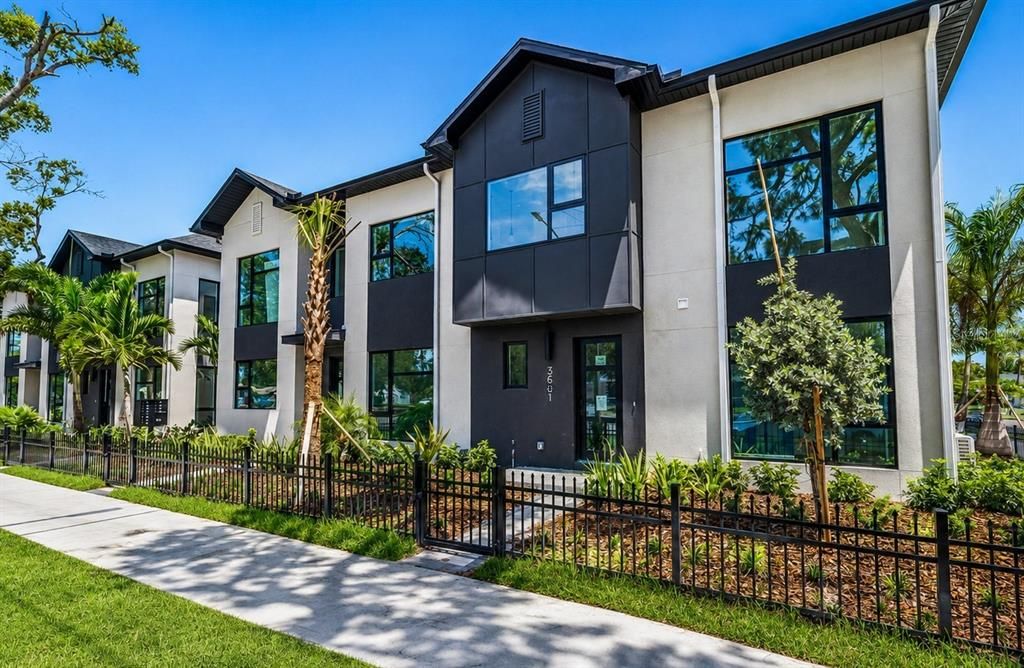 For Sale: $659,000 (2 beds, 2 baths, 1455 Square Feet)