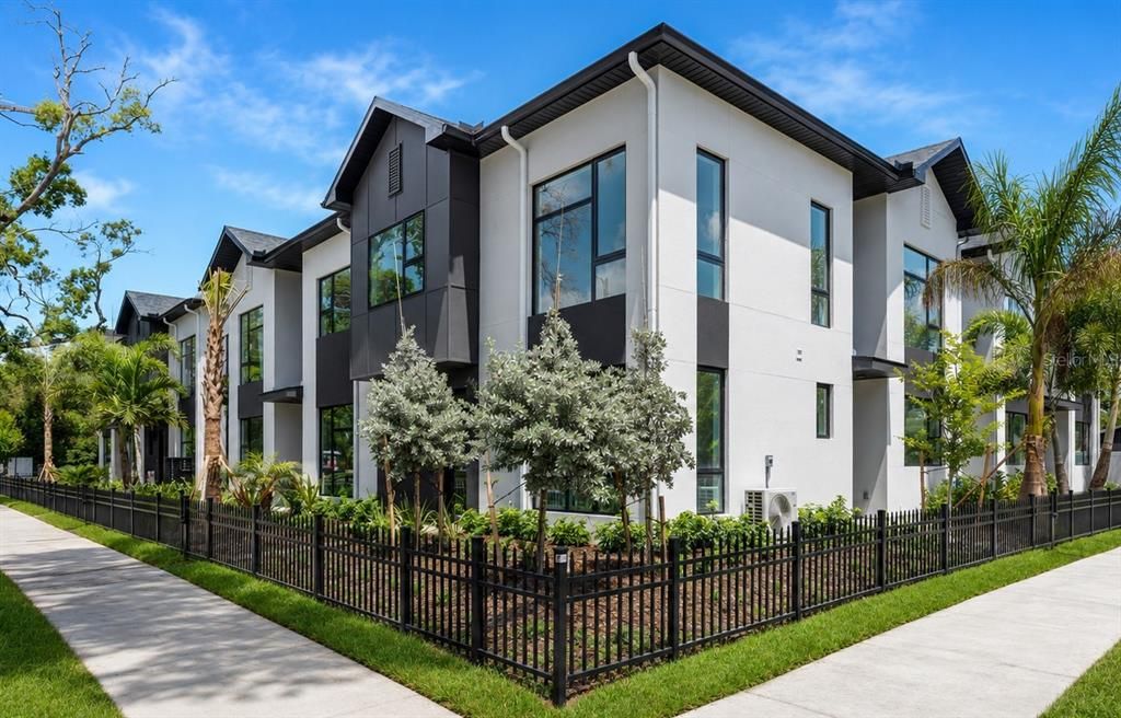 For Sale: $659,000 (2 beds, 2 baths, 1455 Square Feet)