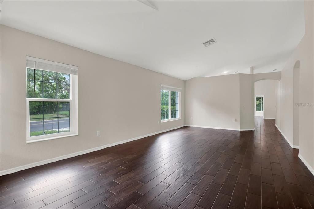 For Sale: $375,000 (3 beds, 2 baths, 1536 Square Feet)