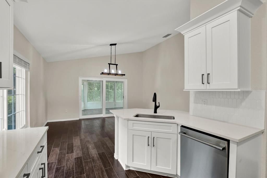 For Sale: $375,000 (3 beds, 2 baths, 1536 Square Feet)