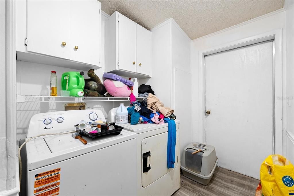 На продажу: $299,999 (3 спален, 2 ванн, 1593 Квадратных фут)
