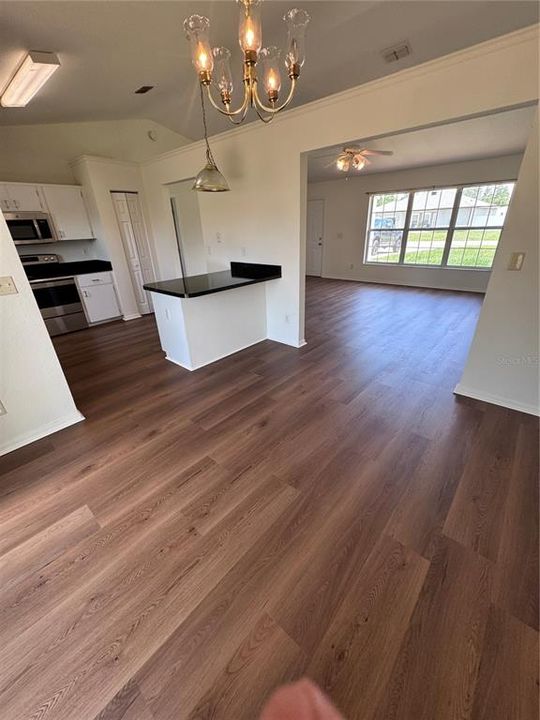 En Venta: $209,900 (3 camas, 2 baños, 1379 Pies cuadrados)