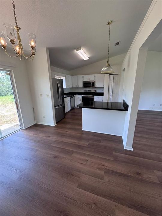 En Venta: $209,900 (3 camas, 2 baños, 1379 Pies cuadrados)