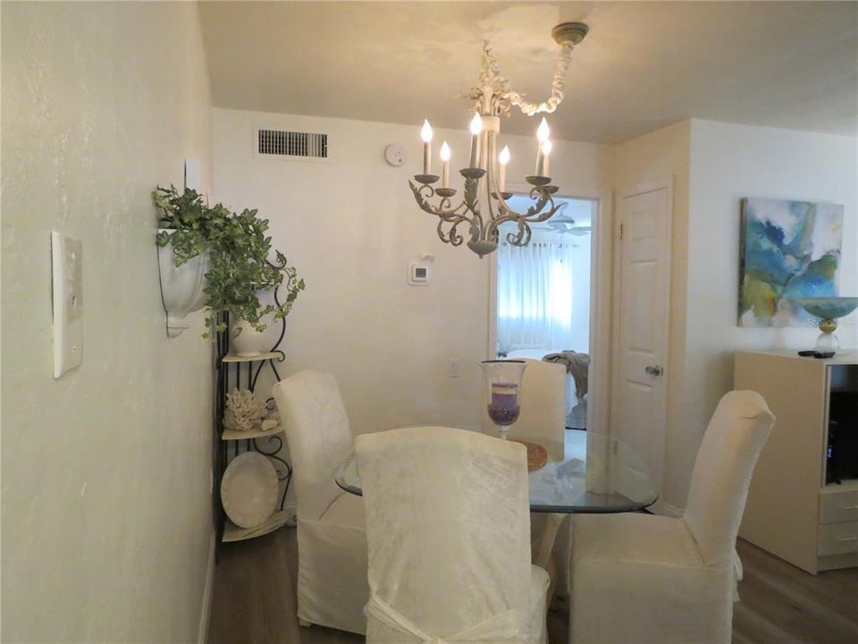 For Rent: $2,750 (1 beds, 1 baths, 647 Square Feet)