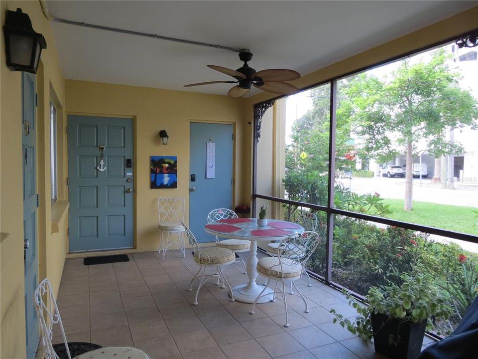 For Rent: $2,750 (1 beds, 1 baths, 647 Square Feet)