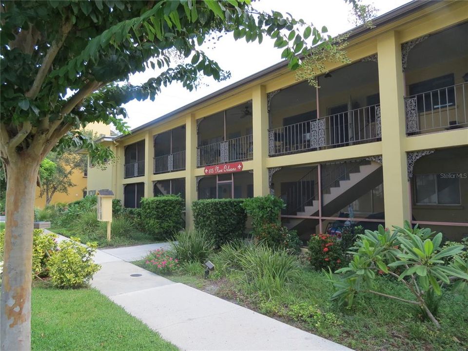 For Rent: $2,750 (1 beds, 1 baths, 647 Square Feet)