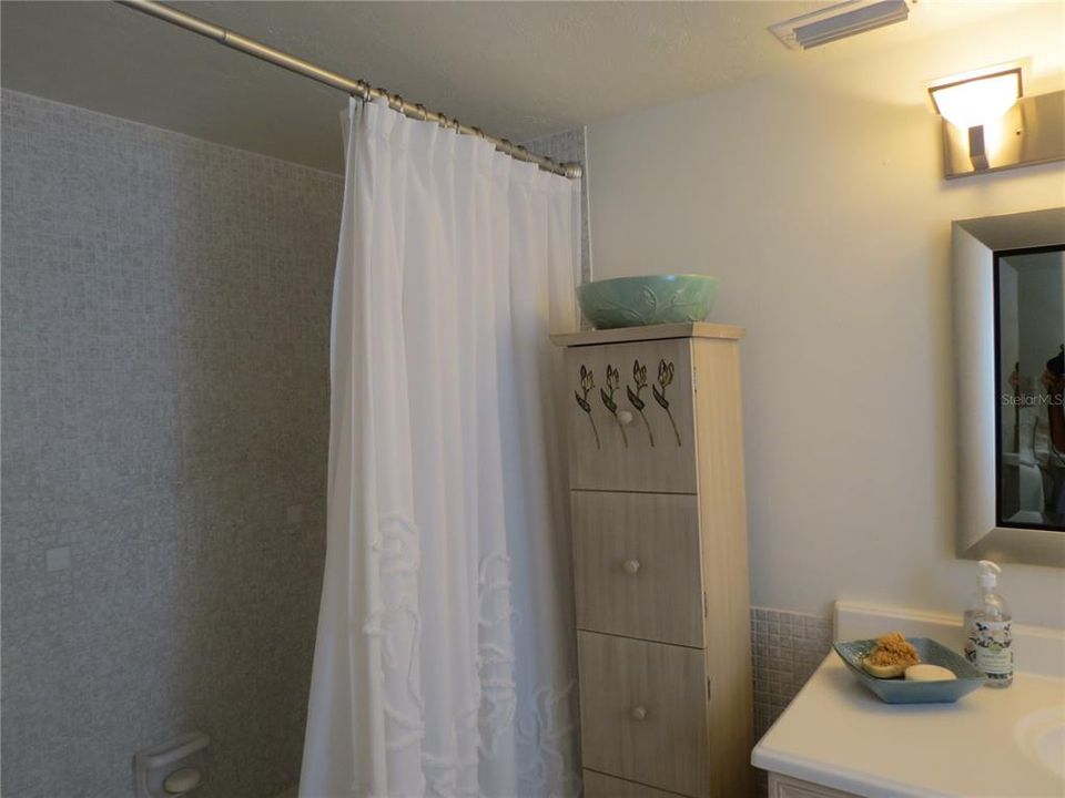 For Rent: $2,750 (1 beds, 1 baths, 647 Square Feet)