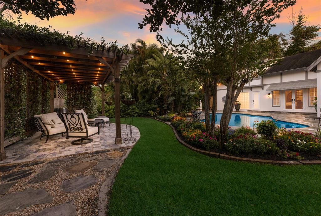 For Sale: $4,100,000 (4 beds, 3 baths, 4857 Square Feet)