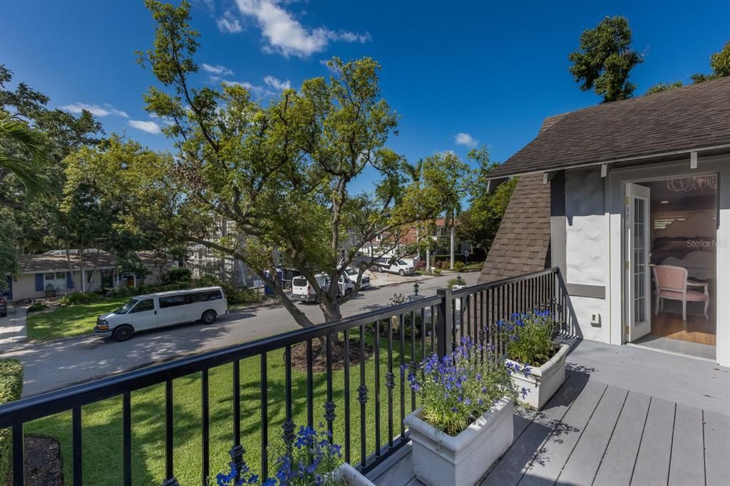 For Sale: $4,100,000 (4 beds, 3 baths, 4857 Square Feet)