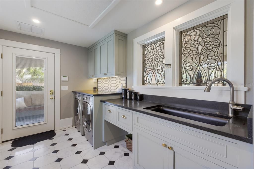 For Sale: $4,100,000 (4 beds, 3 baths, 4857 Square Feet)