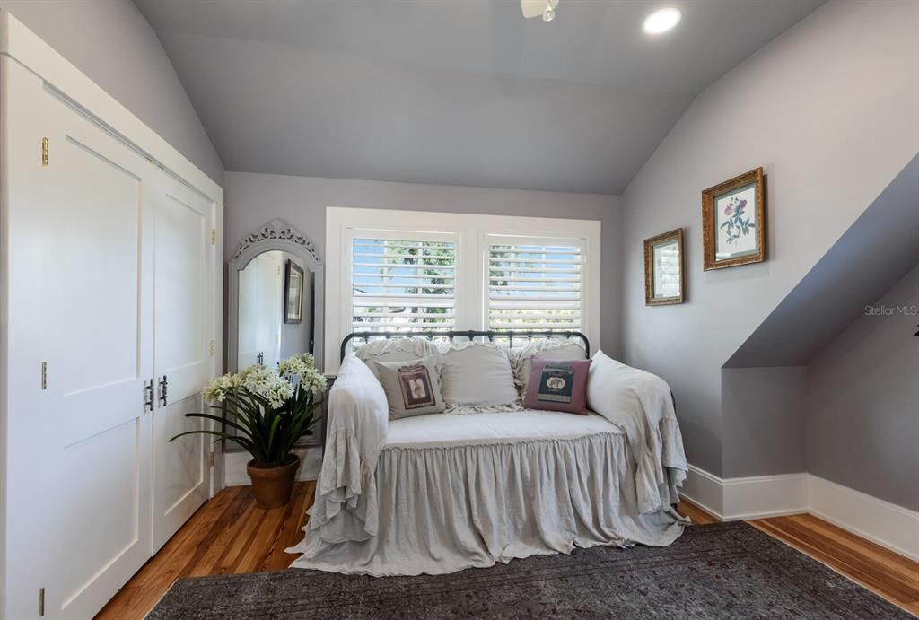 For Sale: $4,100,000 (4 beds, 3 baths, 4857 Square Feet)