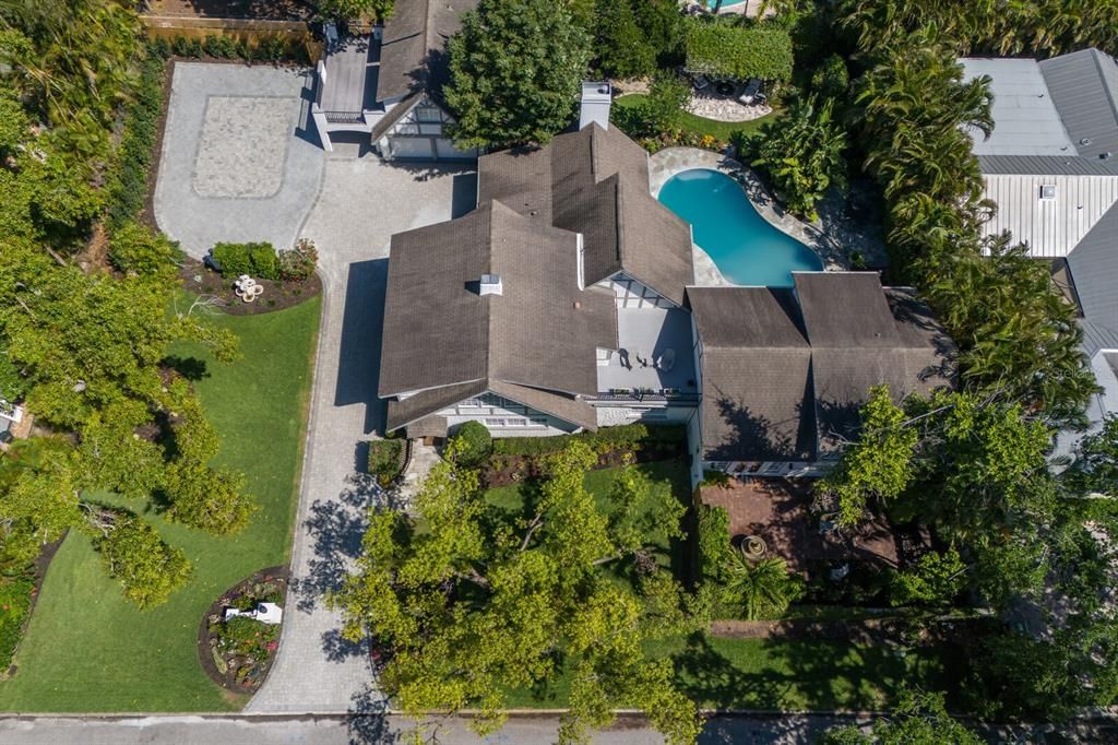 For Sale: $4,100,000 (4 beds, 3 baths, 4857 Square Feet)