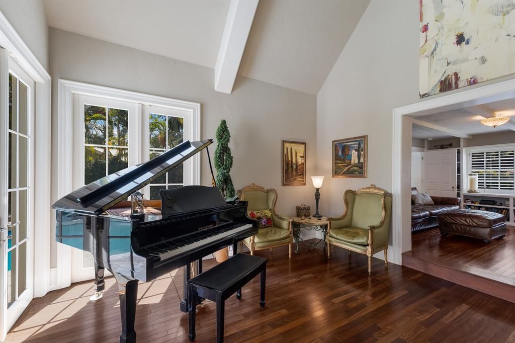 For Sale: $4,100,000 (4 beds, 3 baths, 4857 Square Feet)