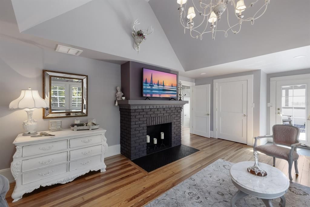 For Sale: $4,100,000 (4 beds, 3 baths, 4857 Square Feet)