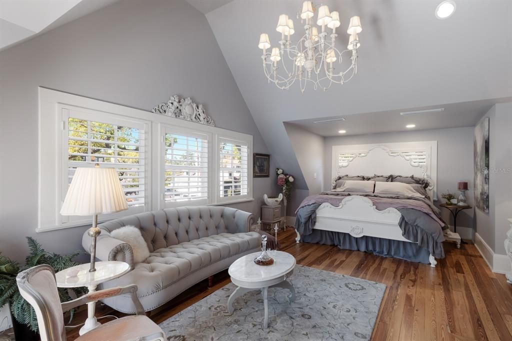 For Sale: $4,100,000 (4 beds, 3 baths, 4857 Square Feet)