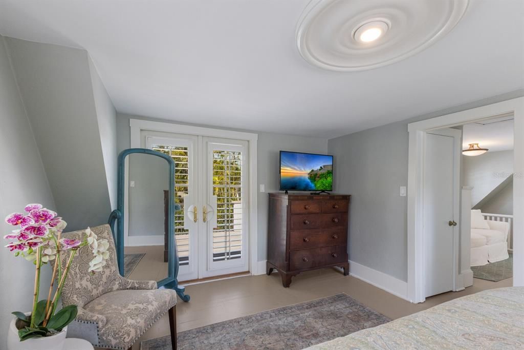 For Sale: $4,100,000 (4 beds, 3 baths, 4857 Square Feet)
