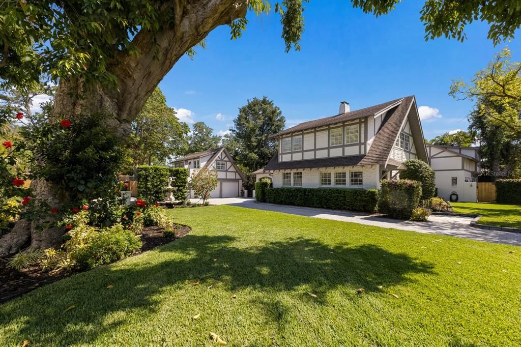 For Sale: $4,100,000 (4 beds, 3 baths, 4857 Square Feet)