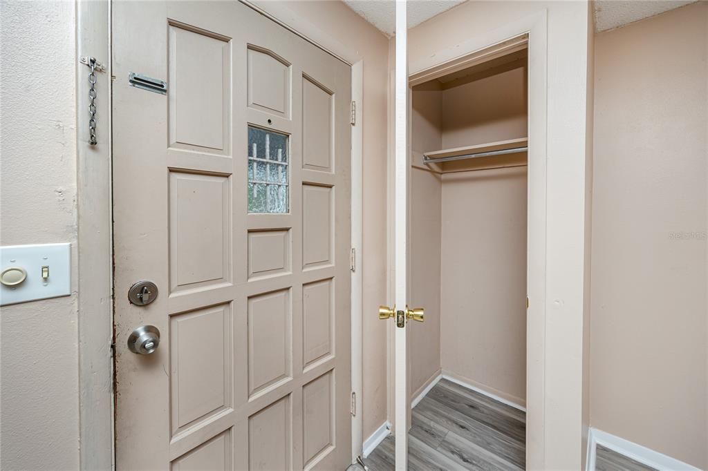 For Sale: $279,900 (3 beds, 1 baths, 901 Square Feet)