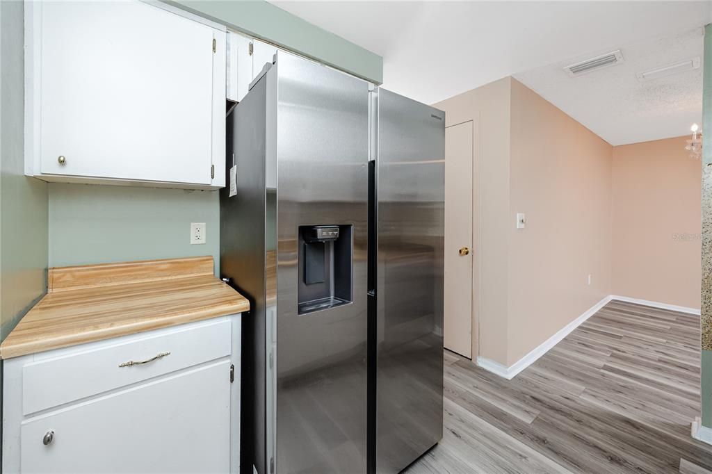 For Sale: $279,900 (3 beds, 1 baths, 901 Square Feet)