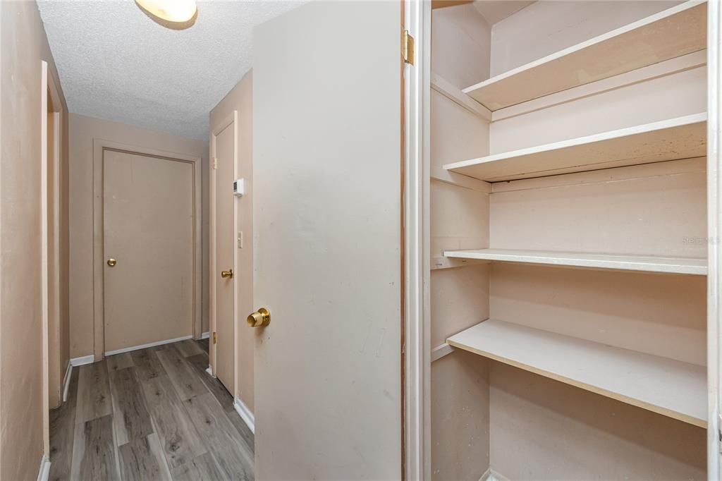 For Sale: $279,900 (3 beds, 1 baths, 901 Square Feet)