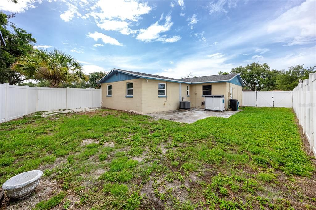 For Sale: $279,900 (3 beds, 1 baths, 901 Square Feet)