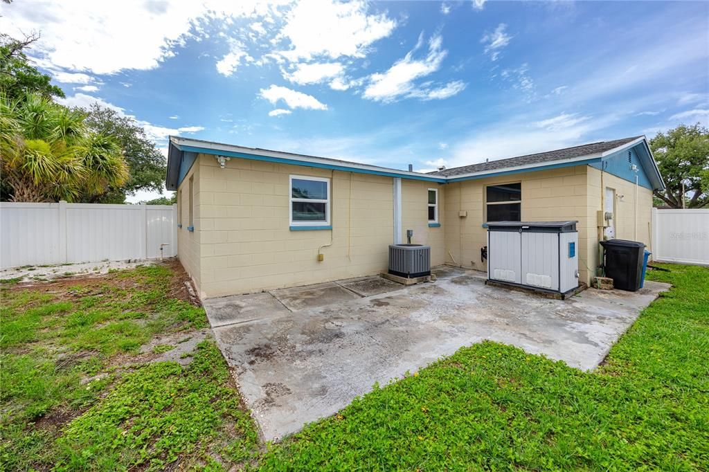 For Sale: $279,900 (3 beds, 1 baths, 901 Square Feet)
