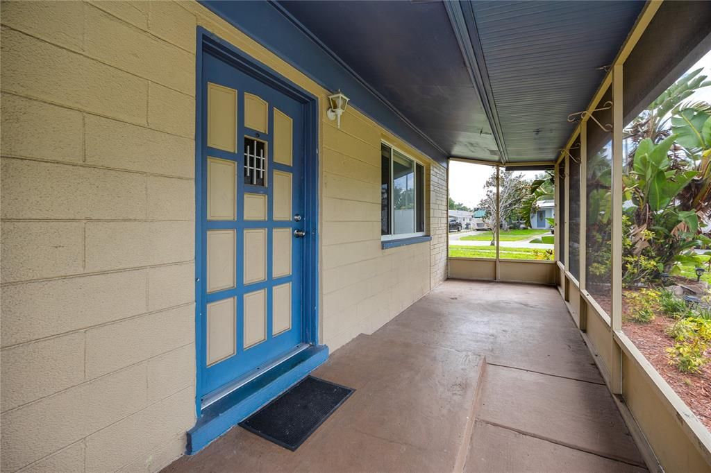 For Sale: $279,900 (3 beds, 1 baths, 901 Square Feet)