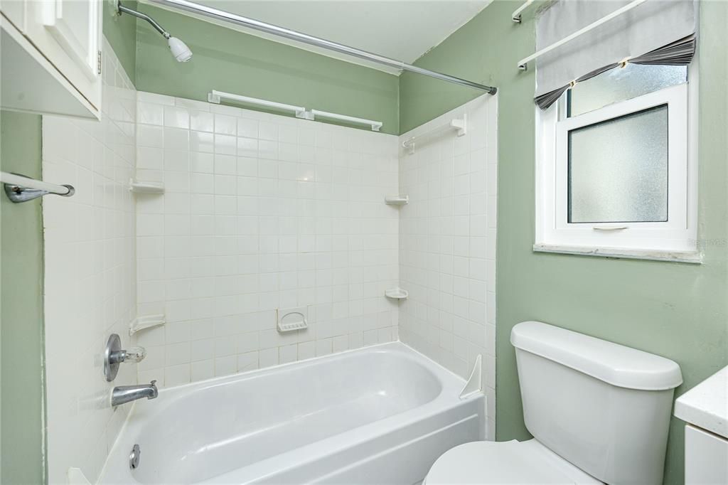 For Sale: $279,900 (3 beds, 1 baths, 901 Square Feet)