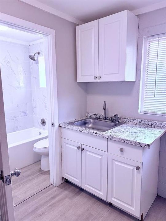 For Rent: $1,175 (2 beds, 1 baths, 676 Square Feet)
