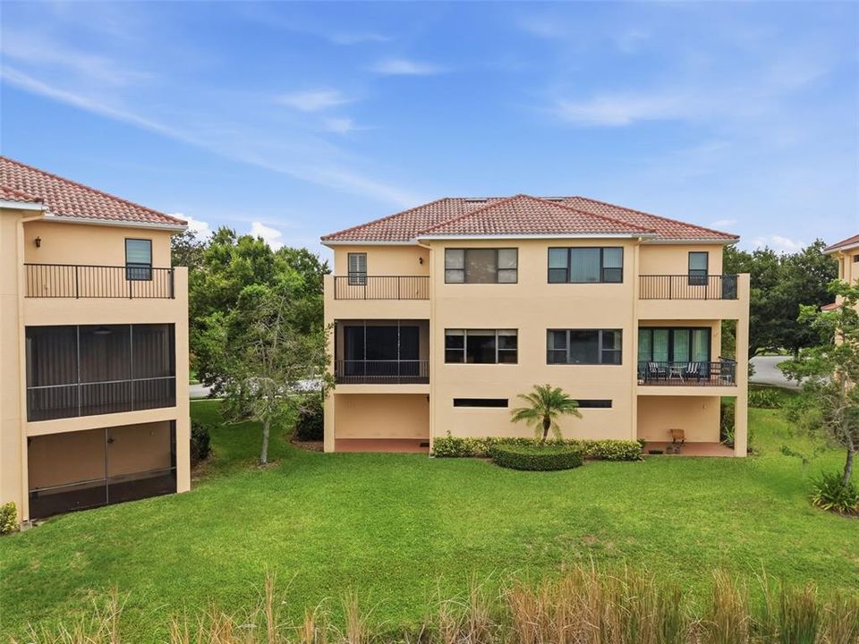 En Venta: $529,900 (3 camas, 3 baños, 2599 Pies cuadrados)