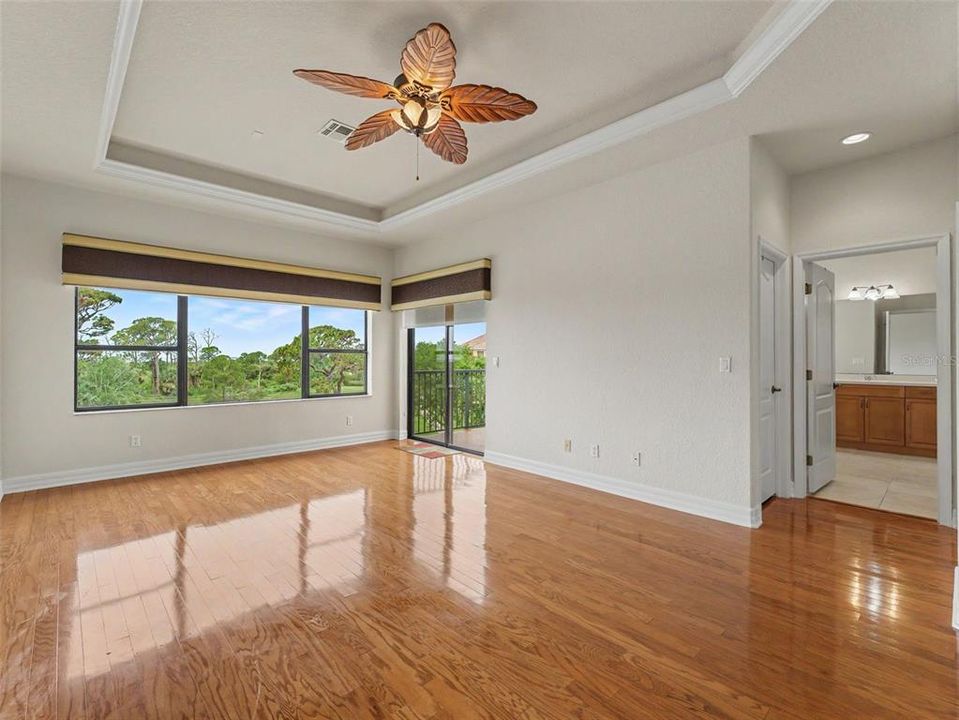 En Venta: $529,900 (3 camas, 3 baños, 2599 Pies cuadrados)