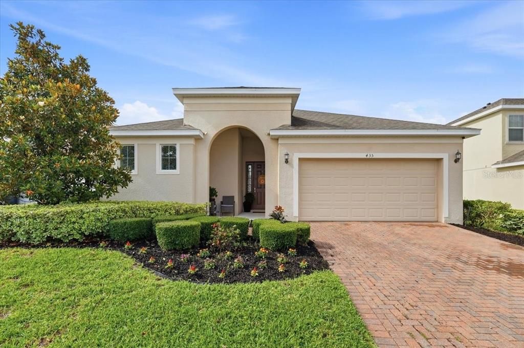 На продажу: $319,999 (4 спален, 2 ванн, 1823 Квадратных фут)