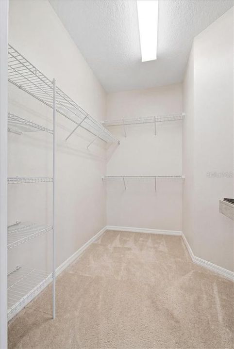 На продажу: $319,999 (4 спален, 2 ванн, 1823 Квадратных фут)