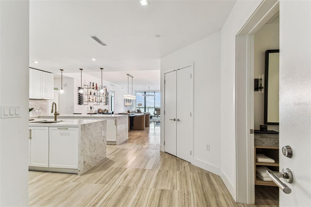 En Venta: $2,700,000 (3 camas, 2 baños, 2404 Pies cuadrados)