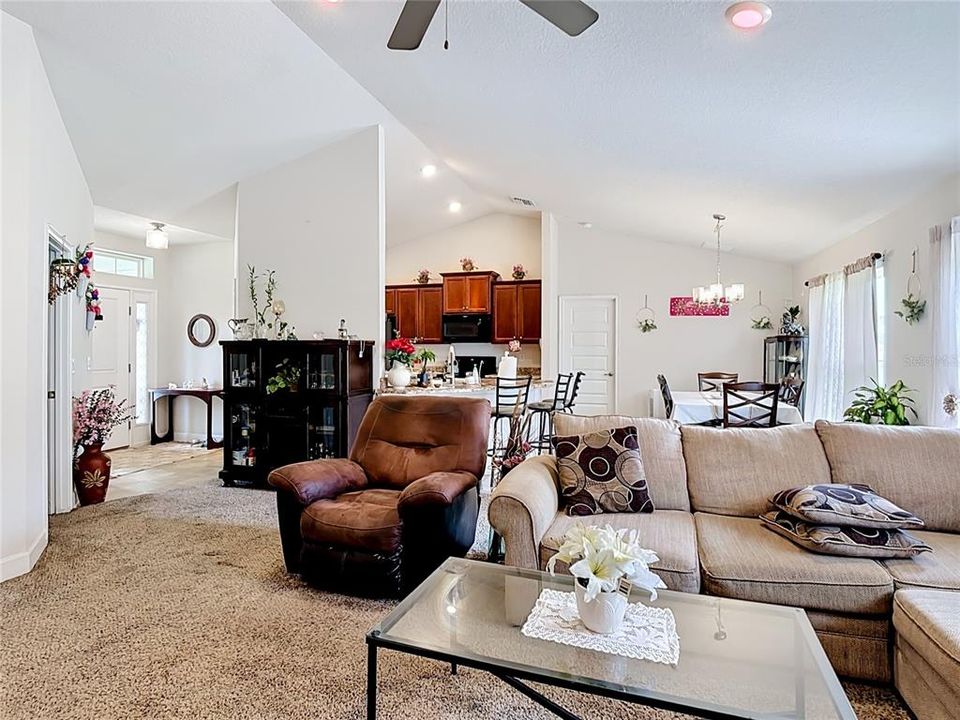 For Sale: $260,000 (4 beds, 2 baths, 1755 Square Feet)