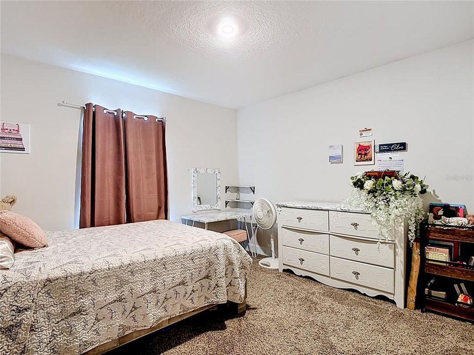 For Sale: $260,000 (4 beds, 2 baths, 1755 Square Feet)