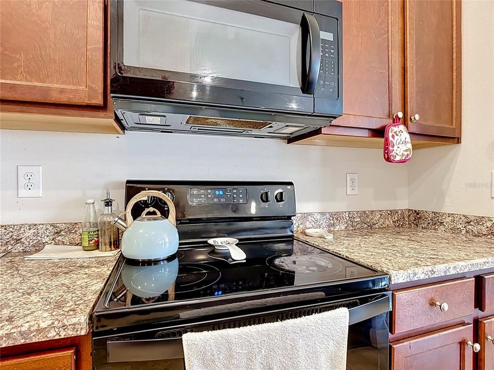 For Sale: $260,000 (4 beds, 2 baths, 1755 Square Feet)